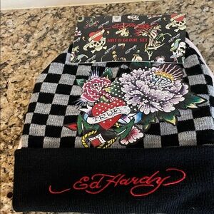 New 3 Piece Ed Hardy Beanies & Gloves Set